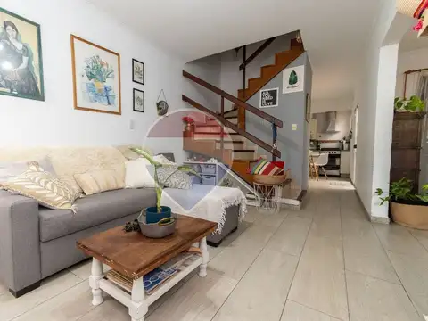 Casa 5 ambientes con 1 baño