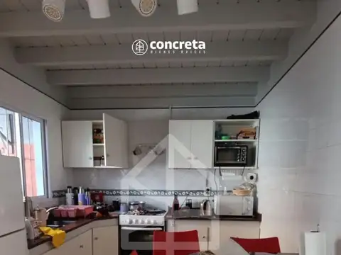 Oficina 6 ambientes con 2 baños