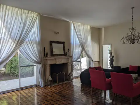 Casa 7 ambientes con 4 baños