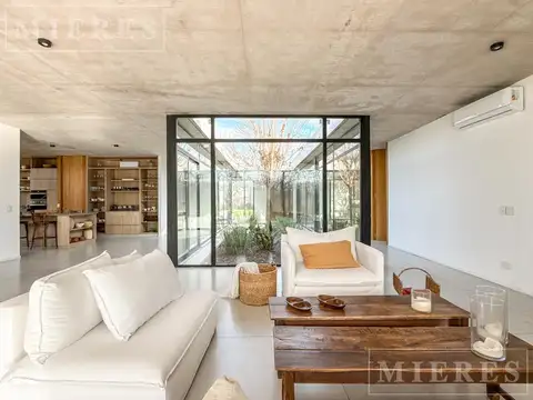 Casa en Alquiler al Oeste