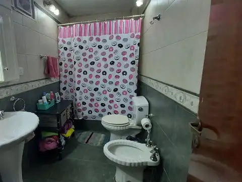 Depto Tipo Casa 5 ambientes con 1 baño