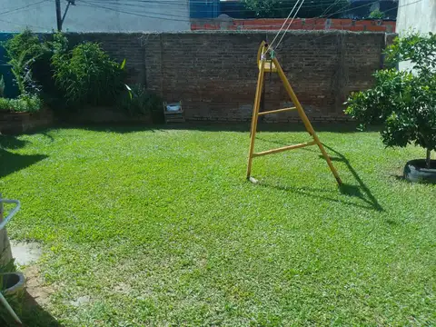 Casa 5 ambientes con 1 baño