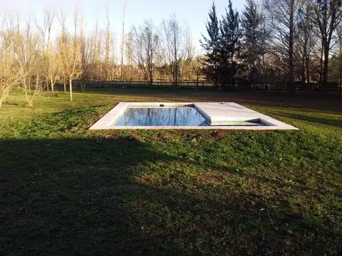 UN PARAISO ENTRE CABALLOS BOSQUES Y ARROYO