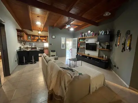 Casa en Venta con 2 cocheras