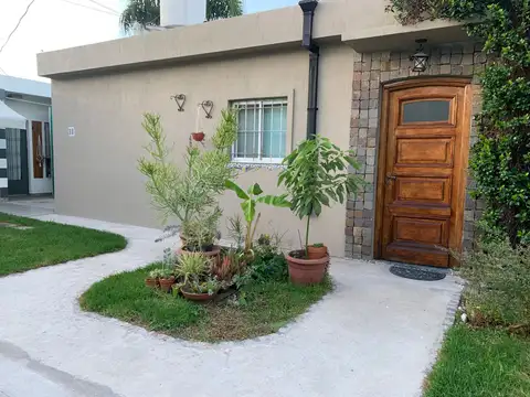 VENTA - CASA PH DE 3 AMBIENTES - CASTELAR
