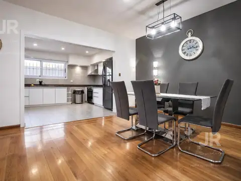 Casa 5 ambientes con 2 baños