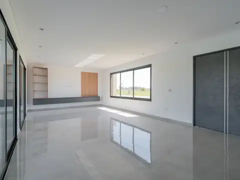 Casa 4 ambientes con 3 baños