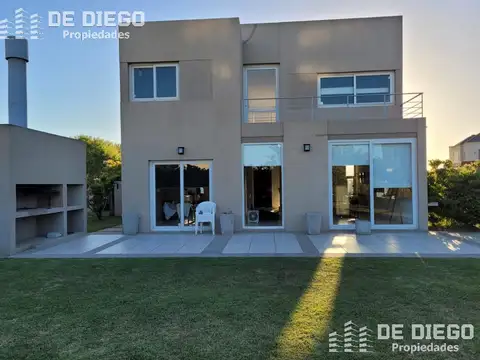 Casa en Venta en El Canton, USD 250.000