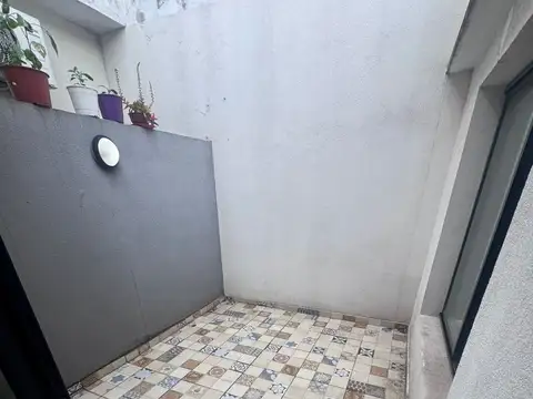 Depto Tipo Casa 2 ambientes con 1 baño