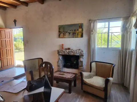 Casa 2 ambientes con 1 baño