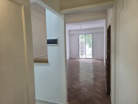 José Hernández 2300, Piso 1