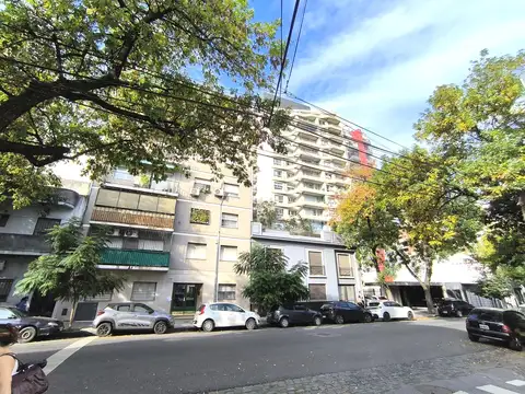 DEP.  3 AMB CON 2 PATIOS A PASOS AV PEDRO GOYENA VIVIENDA O USO PROFESIONAL