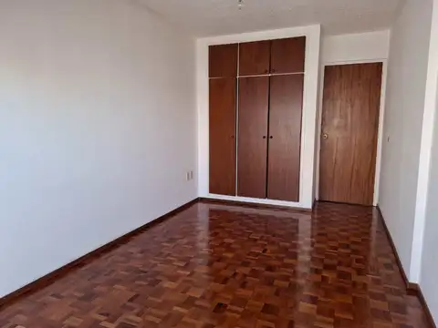 21 de Setiembre 2700