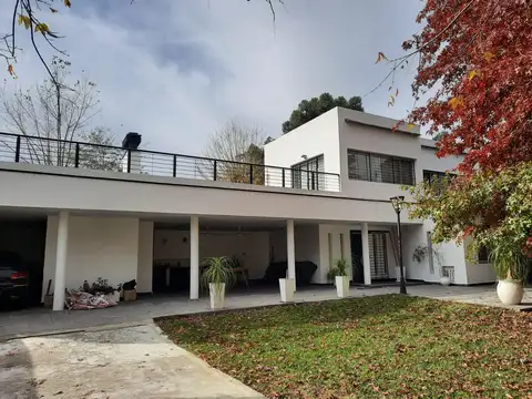 Venta, Casa Quinta, 5 Ambientes, Galeria, Quincho, Cochera, Pileta, Terraza, Berazategui, El Pato