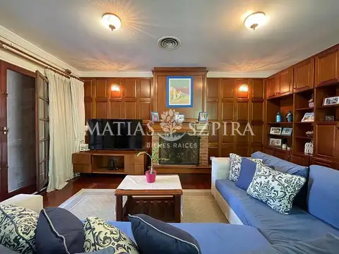 Casa 4 ambientes con 5 baños