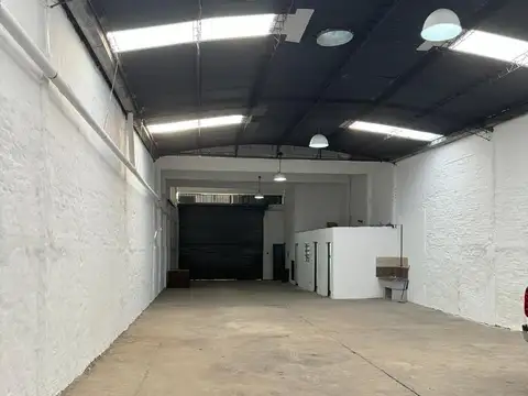 Galpon en Alquiler 28  mts Fondo