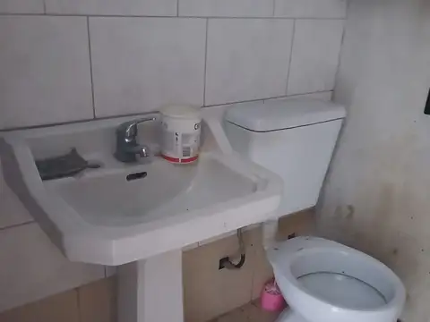 Local en Alquiler en González Catan, $ 400.000