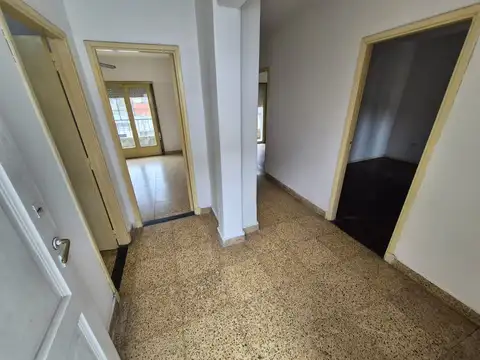 Departamento en Alquiler en Ituzaingó Norte, $ 600.000