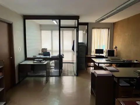 Oficina en pleno centro de San Martín