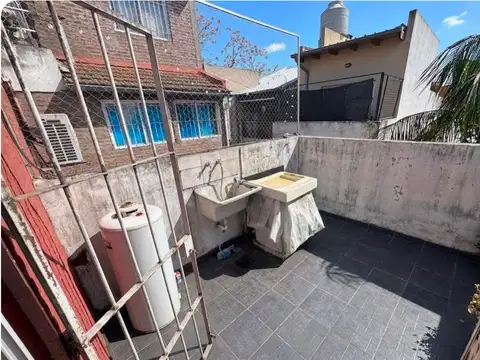 Depto Tipo Casa 2 ambientes con 1 baño
