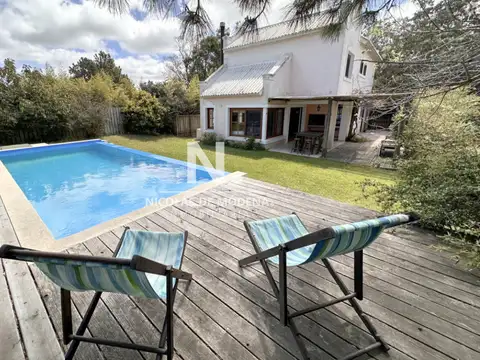 Casa en alquiler 4 dormitorios con piscina en La Barra