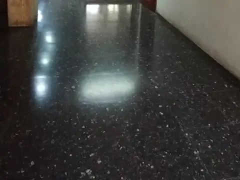 DEPARTAMENTO EN ALQUILER DE DOS DORMITORIOS CON COCHERA