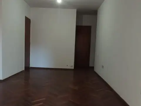 DEPARTAMENTO EN ALQUILER DE DOS DORMITORIOS CON COCHERA