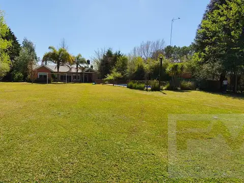 Casa en Venta con 2 cocheras