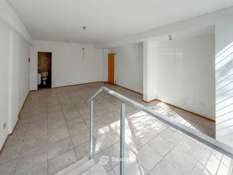 VENTA  - Local comercial en PB - Zona Centro, Rosario.