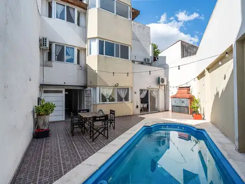 VENTA Casa 5 ambientes Parque Avellaneda pileta
