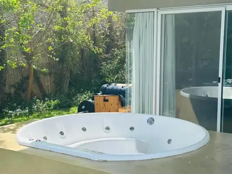 Casa en alquiler temporal o anual en Santa Teresa, 5 ambientes a la laguna