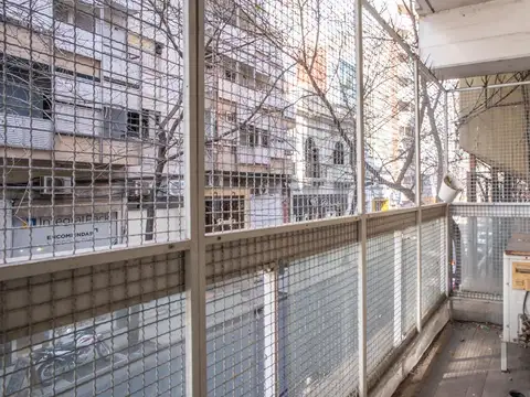 VENTA DEPARTAMENTO 2 DORMITORIOS BALCÓN AL FRENTE PATIO Y COCHERA CENTRO