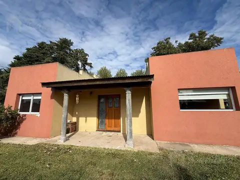 Casa De 3 Ambientes En Venta - Francisco Alvarez, Moreno