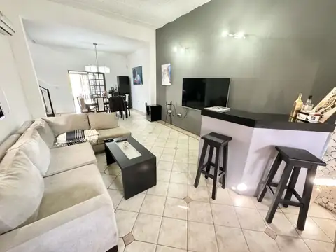 Casa en Venta en Castelar Sur, USD 200.000