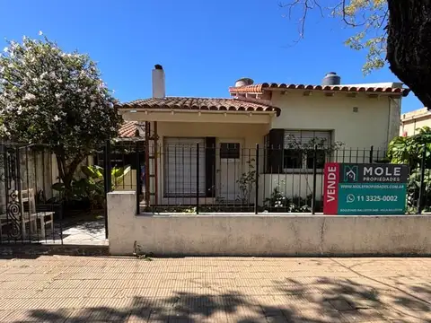 Casa Chalet 3 ambientes con parque en Venta en Villa Ballester