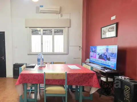 Casa en Villa Ballester - Venta - Geodesia - Tres Ambientes - Jardín Parrilla.