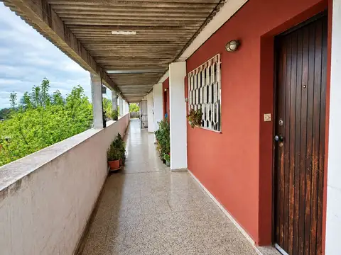 Casa duplex de 2 dormitorios en barrio INVE
