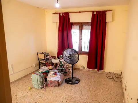 CASA EN VENTA 2 DORM + TERRENO EN SAN LORENZO