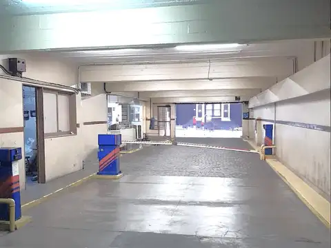 OORTUNIDAD 3 Cocheras fijas cubiertas en Monserrat, APTO CREDITO hipotecario, escritura inmediata