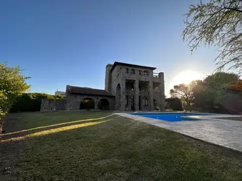 Casa en Alquiler de 3 dormitorios