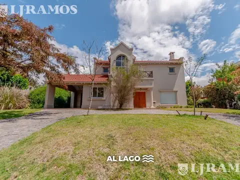 Las Glorietas. Lote a laguna.
