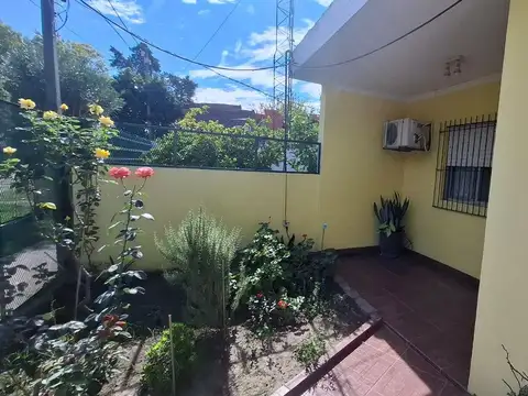 VENTA CASA 3 AMBIENTES CON QUINCHO Y COCHERA MERLO