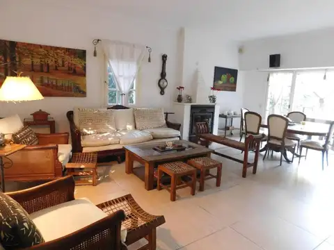 ZONA SANTA RITA - 5 DORM - JARDIN PILETA Y QUINCHO!