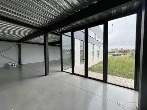 VENTA- Imponente Local a Estrenar en Don Mateo