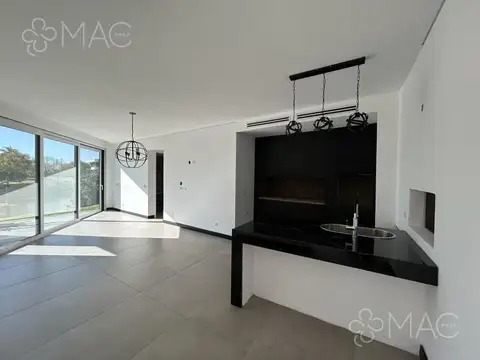 Casa en Alquiler al Oeste