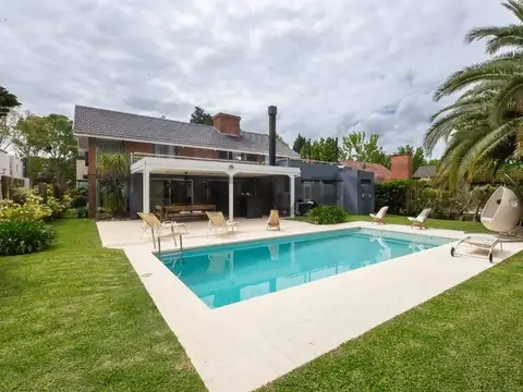 VENTA CASA 5 AMBIENTES EN BARRIO LOS CARDALES COUNTRY CLUB - Acepta permuta