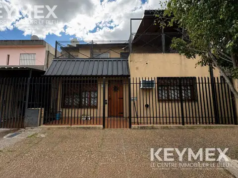 Venta Casa 4 ambientes con quincho y terraza en El Palomar, Moron