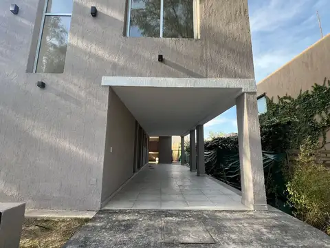 Casa en Alquiler en Lujan De Cuyo, USD 1.600