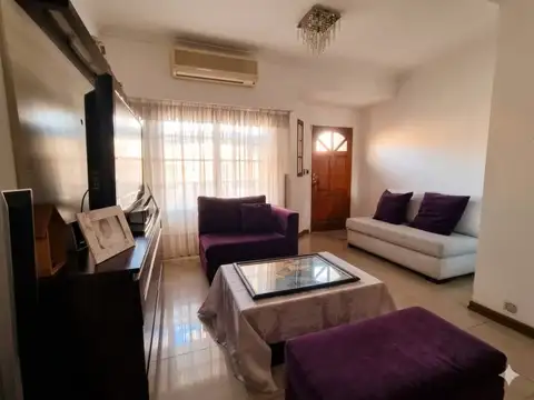 Casa en Venta en Mataderos, USD 240.000
