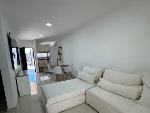 Casa en Alquiler Temporal con 1 cochera